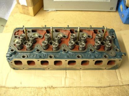 Picture of Cylinder Head with Valves