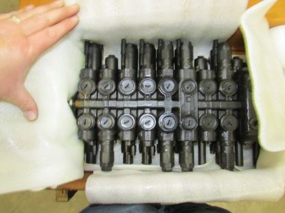 Picture of VALVE HYDRAULIC