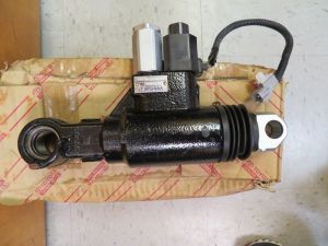 CYLINDER ASSY SWING