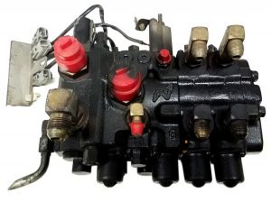 HYDRAULIC VALVE - 4 SPOOL