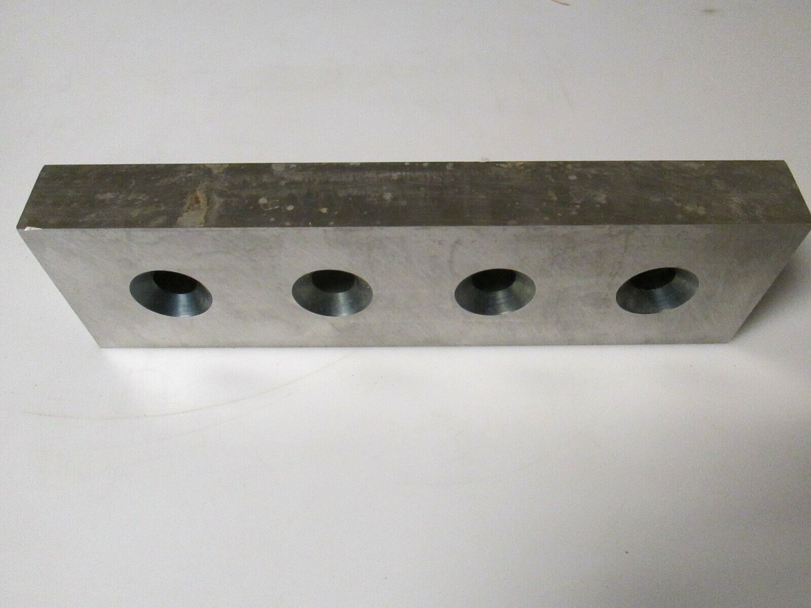 1725903 EDGECUTTING Novi Group