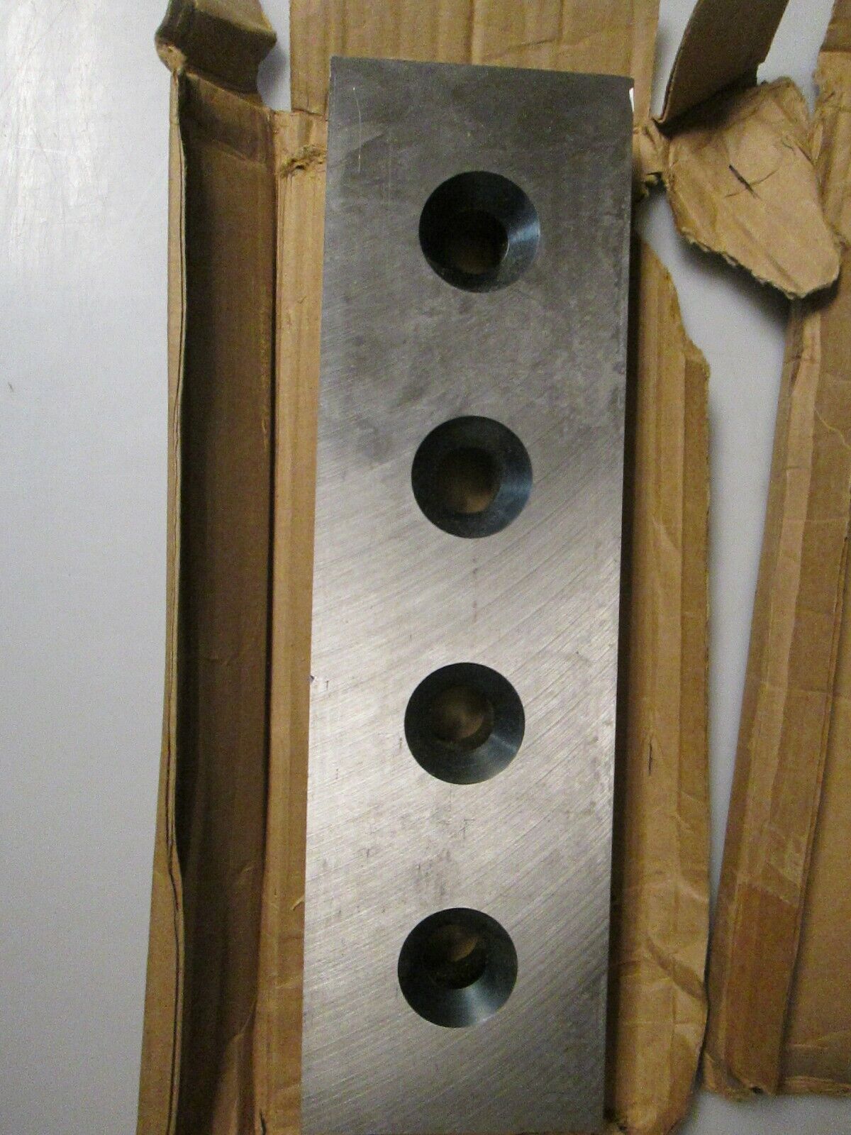 1725903 EDGECUTTING Novi Group