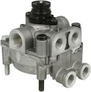RELAY VALVE