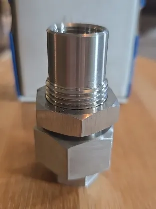 Picture of Female Medium Pressure Bulkhead Coupling
