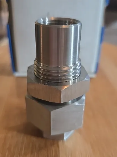 Picture of Female Medium Pressure Bulkhead Coupling
