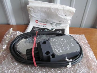 Picture of Switch A2B With Retainer Clip